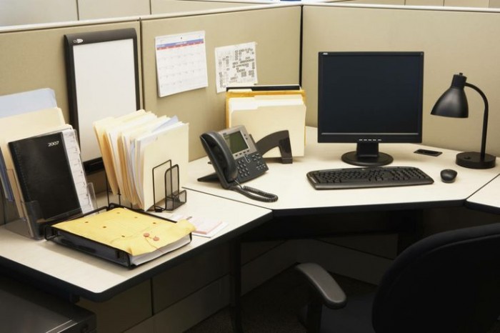 Clutter Free Office Desk A1 Cleaning Services